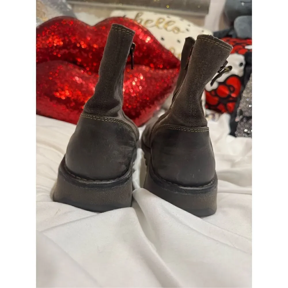 Fly london MON944FLY Desert Boot grey suede size 41 women's 10.5